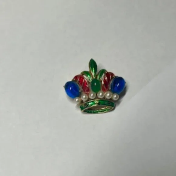 Trifari Vintage Crown Collectors Brooch - Picture 1 of 4